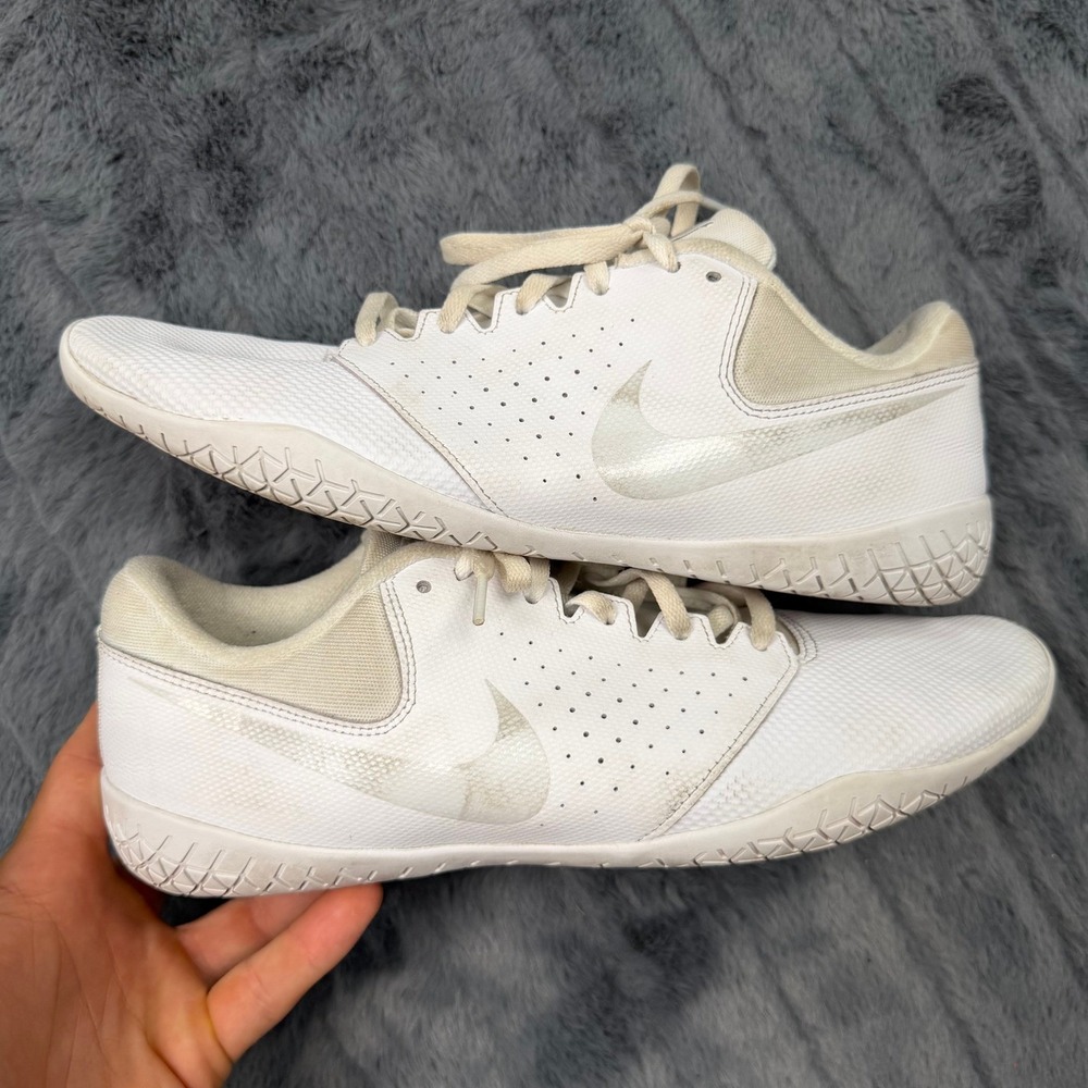 Nike Cheer Sideline IV Womens White Silver Athletic Shoes 943790-100 Size 10